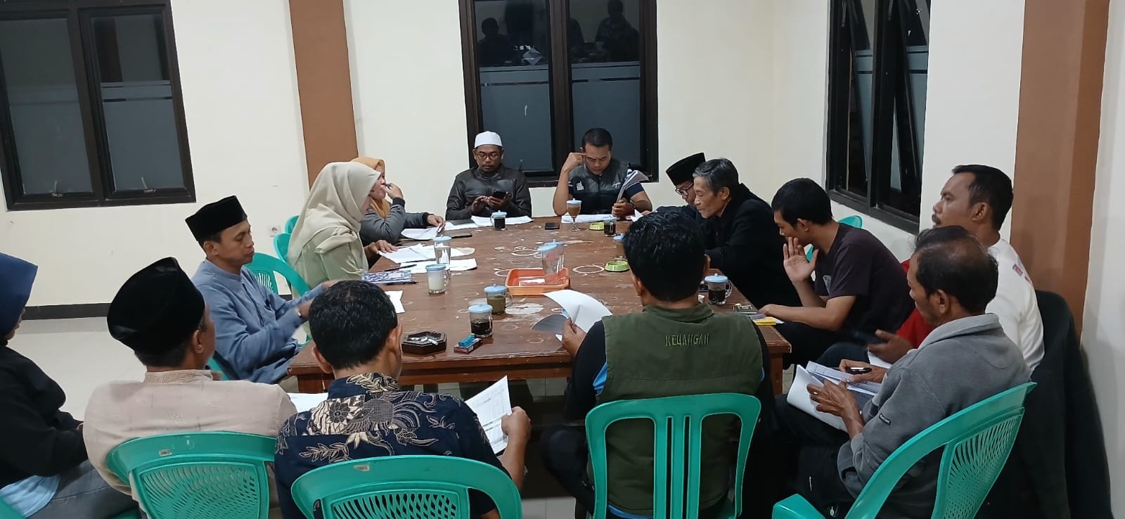 Menghadiri kegiatan musyawarah desa panjalin kidul