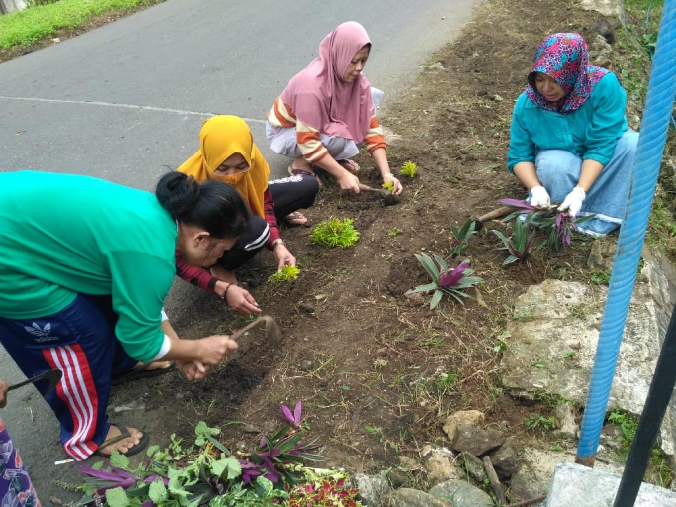 Desa panjalin kidul gelar kerja bakti bersihkan lingkungan